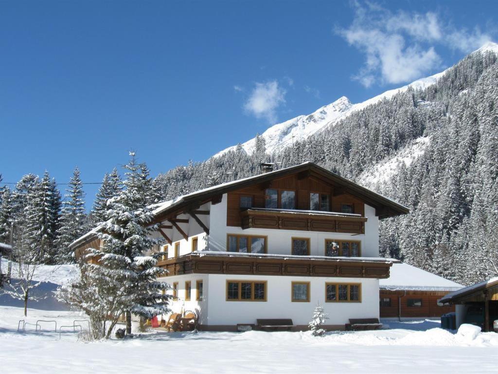 Vila Haus Laerchenhof Holzgau Exteriér fotografie